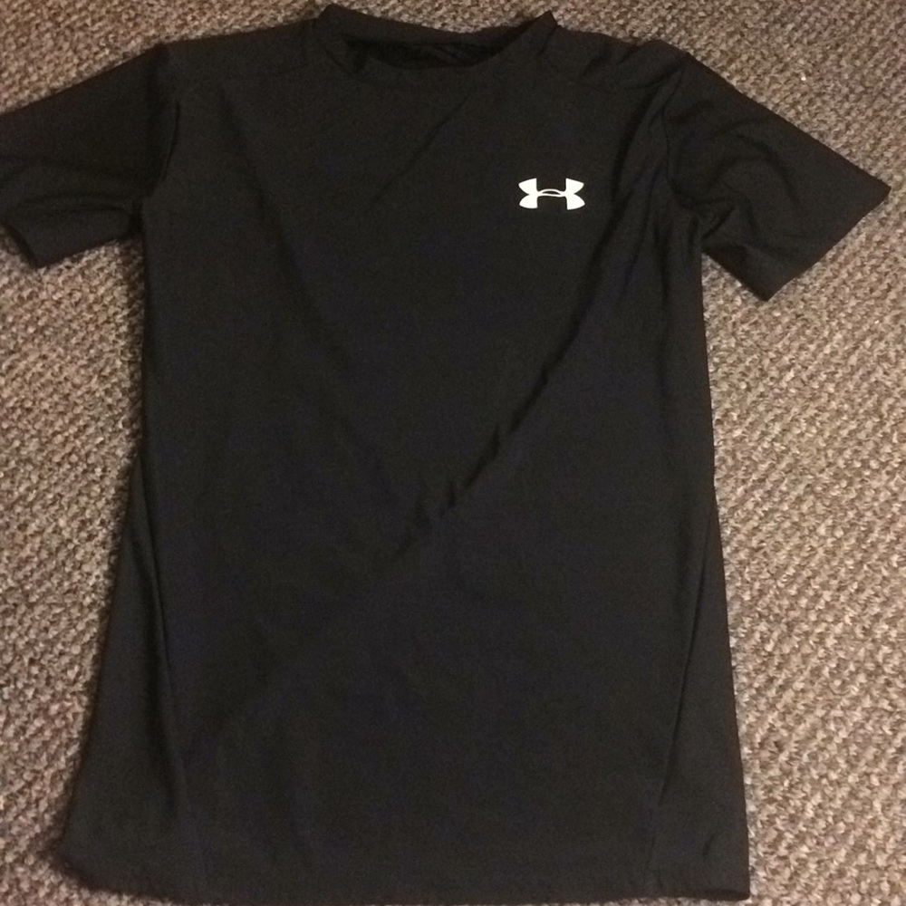 Under armor spandex shirt